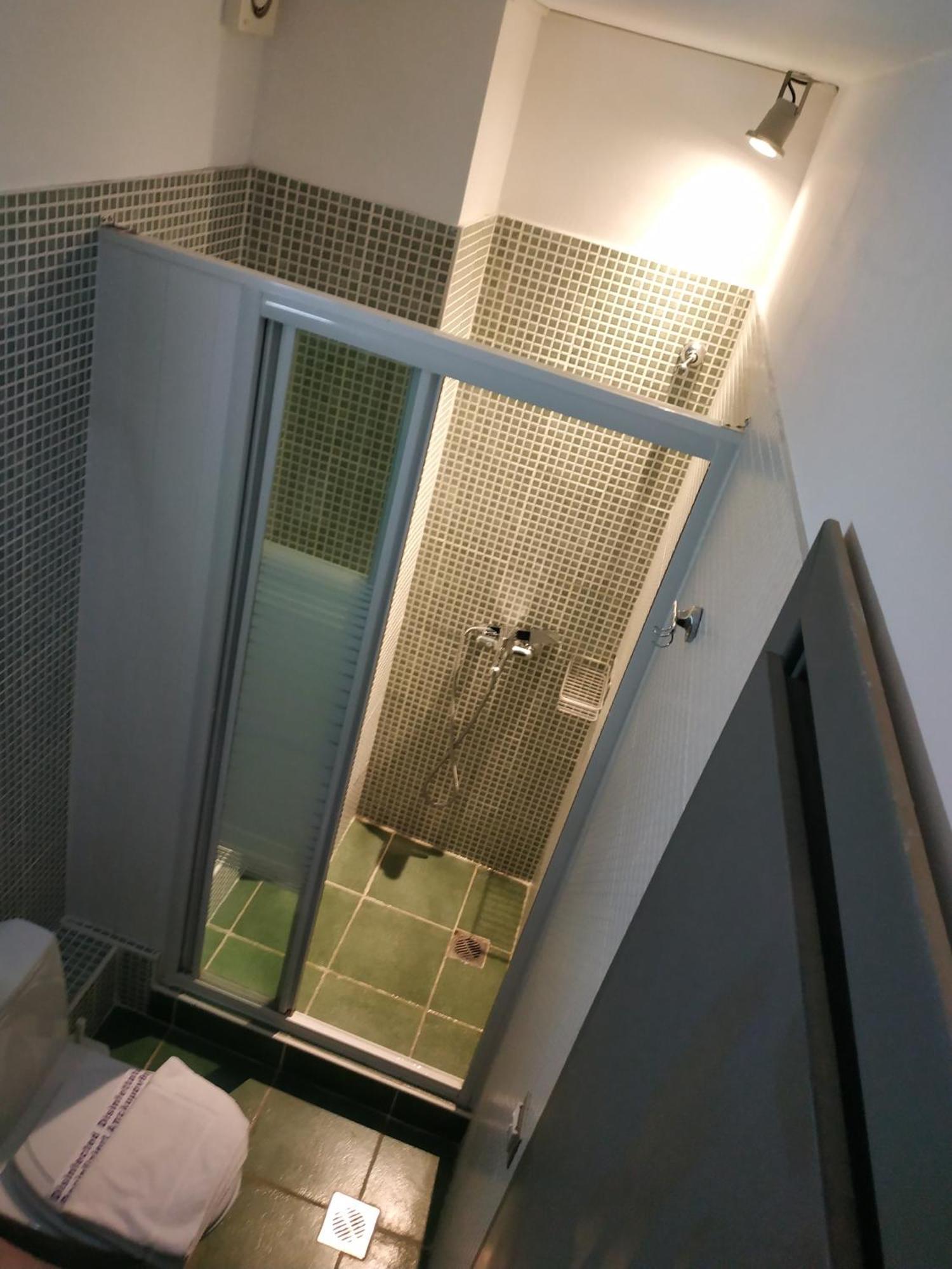 Rentrooms Thessaloniki Exterior photo